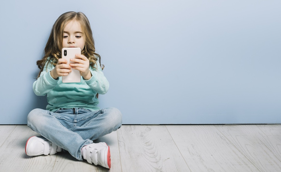 Simpósio discute os impactos da Inteligência Artificial e das redes sociais nas relações familiares e escolares